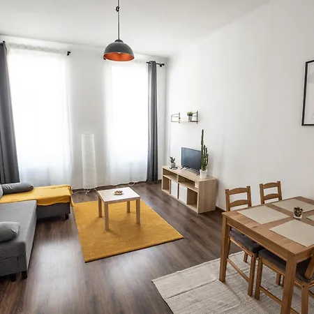 Classy Creation * Budapest